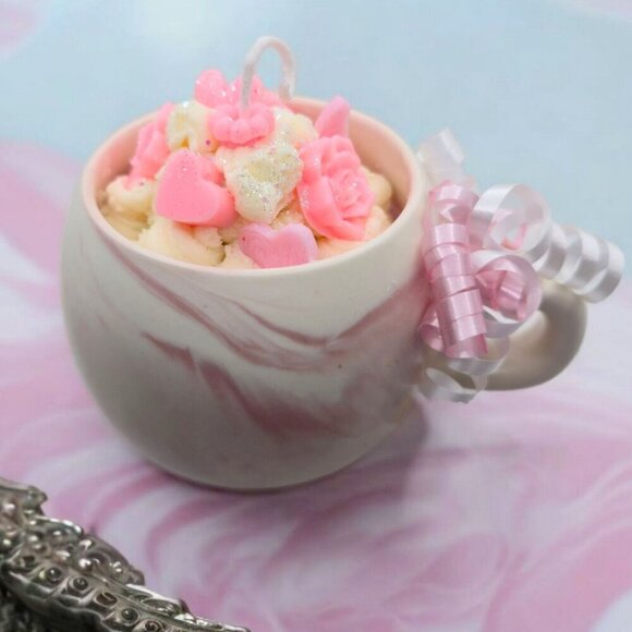 Hand-Poured Soy Candle ✦ Pink Marbled Ceramic Mug ✦ Orchid Ylang-Ylang Orange - Picture 6 of 10